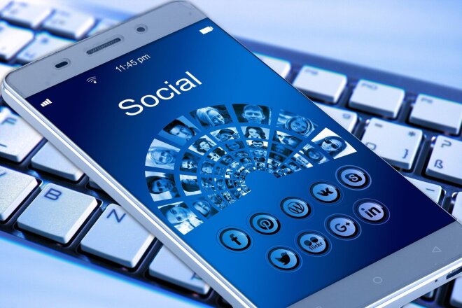 Менеджер по созданию и ведению групп. Настройка рекламы в Social