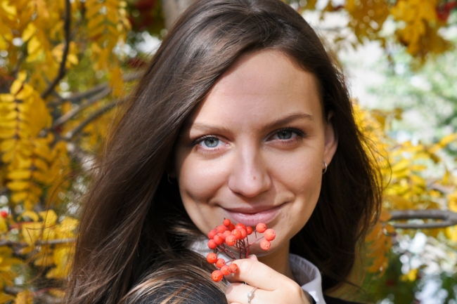 Изменю цвет, оттенок волос модели на фотографии по желанию заказчика