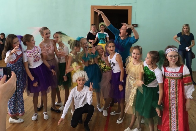 Пишу инсценировки литературных произведений для школьных театров