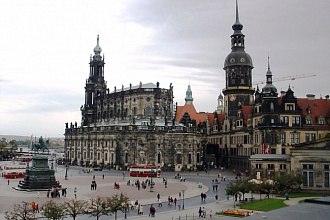 Имеется готовая статья о Дрездене с уникальными фото