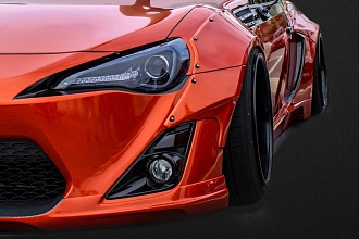 Вырежу фото и вставлю на другой фон